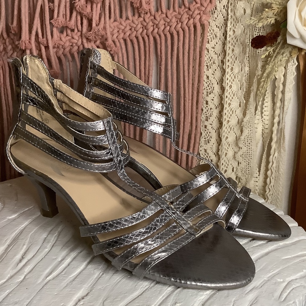 AEROSOLES HEELREST “Limeade” Silver Strappy Heel Dress Sandal Size 5.5